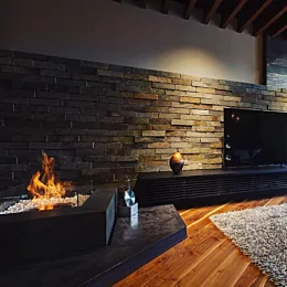 リビングにエコスマートファイヤー。
炎もインテリアの一部になります。
Eco smart fire in the living room
F...
