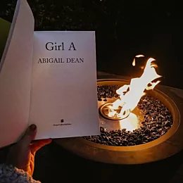 What’s your favorite reading spot right now?
⠀⠀⠀⠀⠀⠀⠀⠀⠀
With this warme...